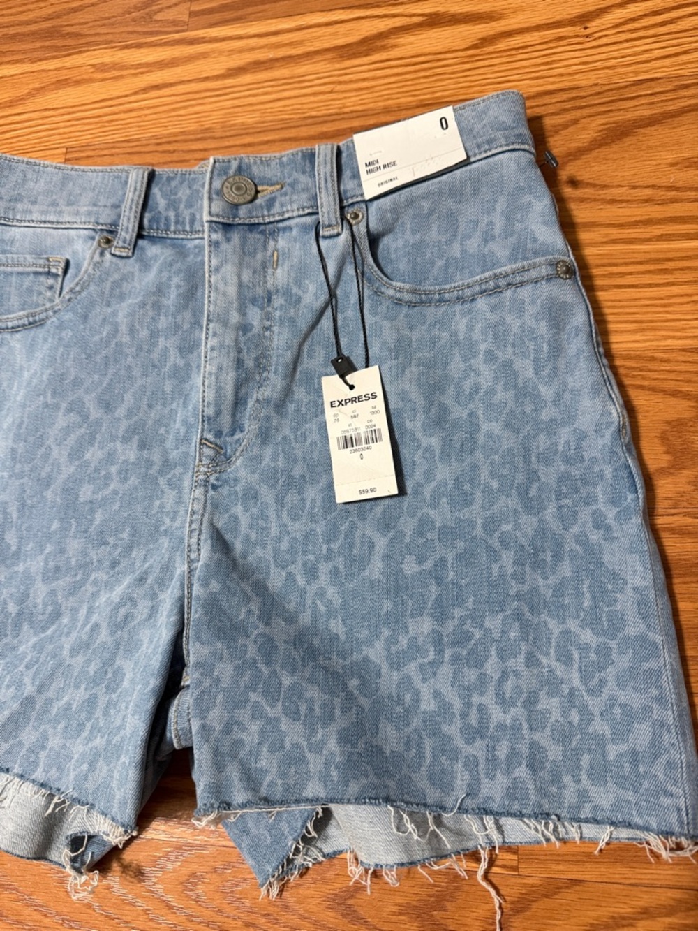 Express Light Blue Leopard Denim Shorts Size 28 - Picture 3 of 6
